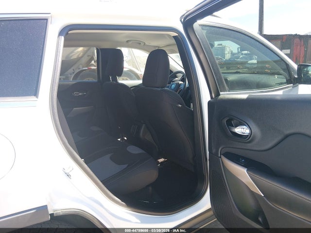 Jeep Cherokee Latitude 4x4 2018 1C4PJMCB1JD540872 Image 8