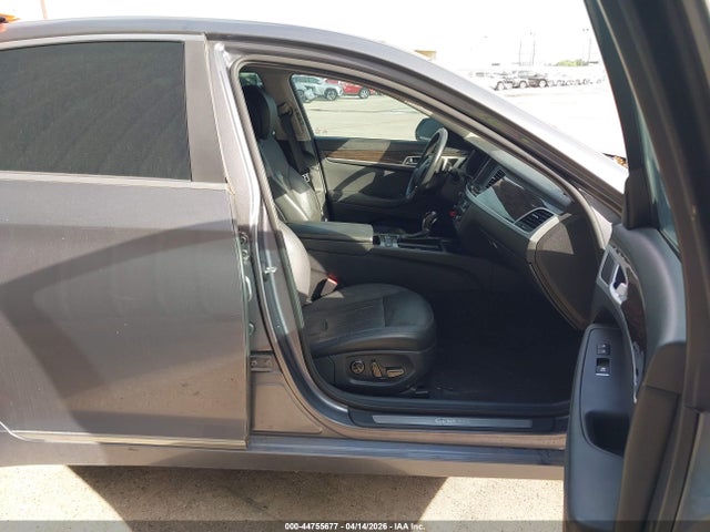 2015 Hyundai Genesis 3.8 მანქანა იყიდება აუქციონზე, vin: KMHGN4JE8FU018597, აუქციონის ნომერი: 44755677