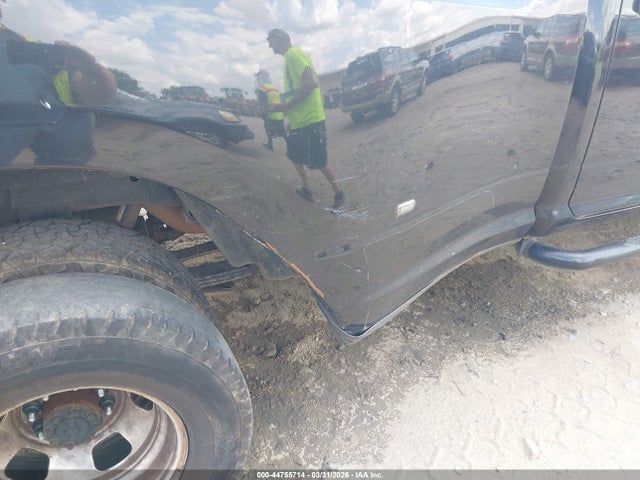 44755714 :رقم المزاد ، 3C63RPGL3JG158865 vin ، 2018 Ram 3500 Tradesman  4x2 8' Box مزاد بيع