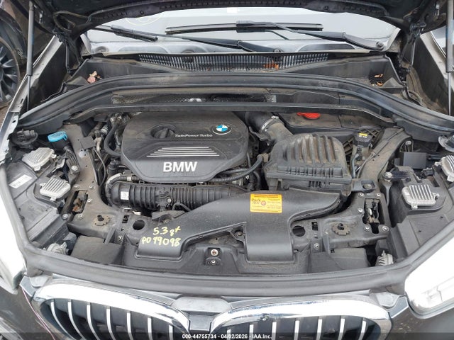 2016 BMW X1 WBXHT3C38G5E48670 Photo 9