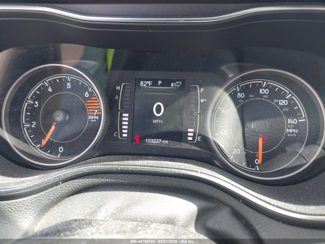 44755745 :رقم المزاد ، 1C4PJMCB1KD459341 vin ، 2019 Jeep Cherokee Latitude 4x4 مزاد بيع