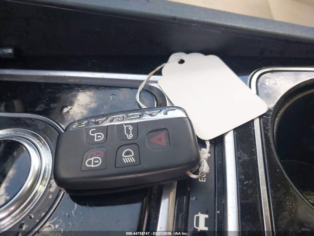 2017 JAGUAR F-PACE SADCJ2BV5HA497944 Photo 10