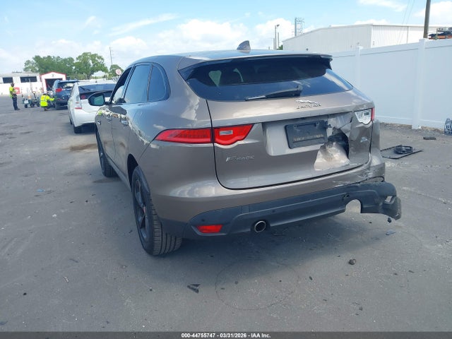2017 JAGUAR F-PACE SADCJ2BV5HA497944 Photo 2