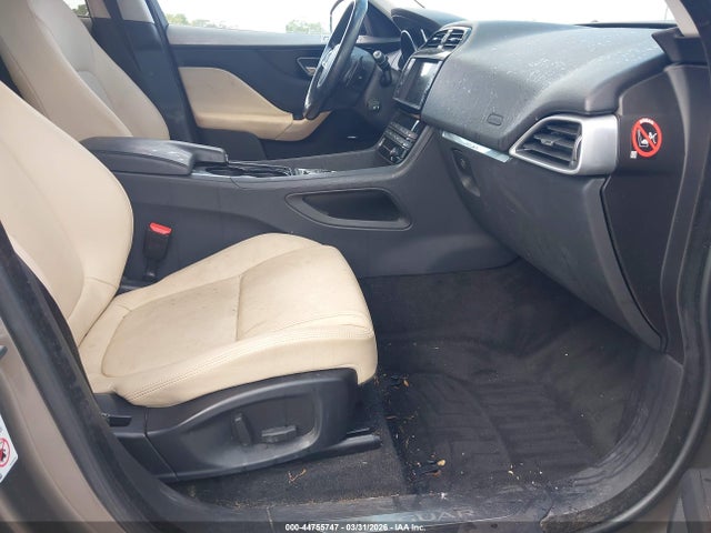 2017 JAGUAR F-PACE SADCJ2BV5HA497944 Photo 4