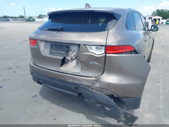 2017 JAGUAR F-PACE SADCJ2BV5HA497944 Photo 5