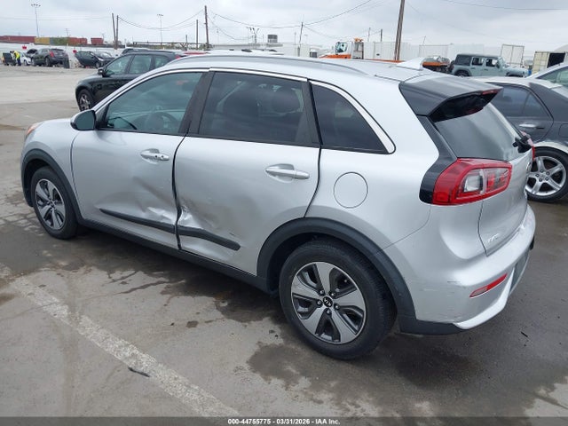 KNDCB3LC2H5059130 KIA NIRO LX