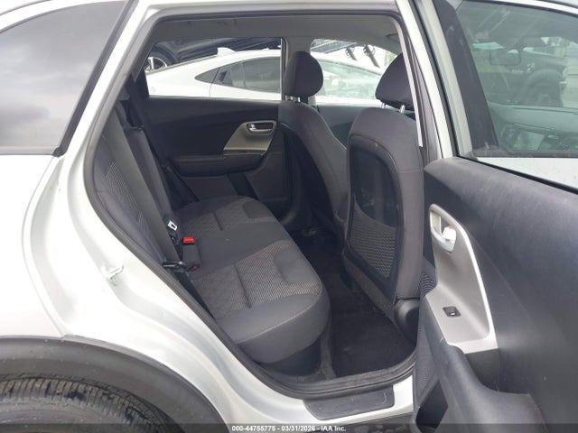 KNDCB3LC2H5059130 KIA NIRO LX