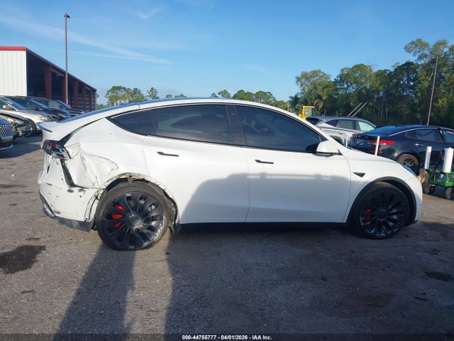 7SAYGDEF5NF396182 Tesla Model Y Performance Dual Motor All-wheel Drive