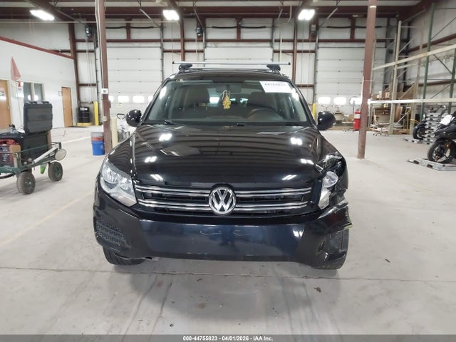 44755823 :رقم المزاد ، WVGAV7AX3JK000196 vin ، 2018 Volkswagen Tiguan Limited 2.0t مزاد بيع