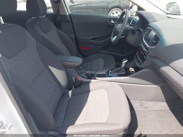2019 HYUNDAI IONIQ HYBRID KMHC65LC9KU107652 Photo 4