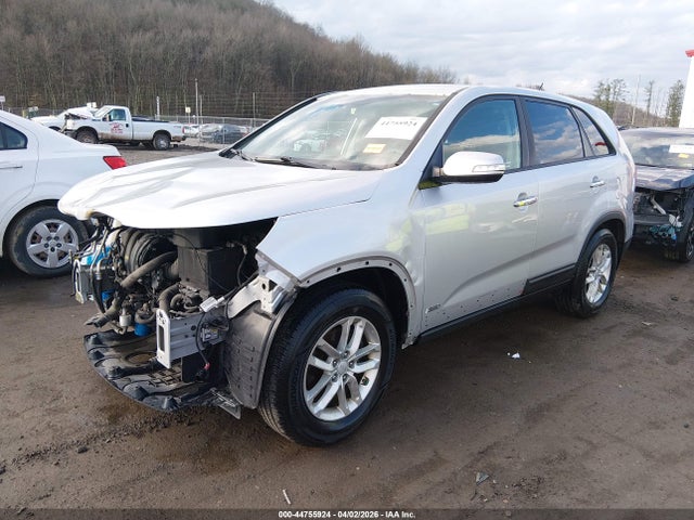 44755924 :رقم المزاد ، 5XYKTCA60FG552993 vin ، 2015 Kia Sorento Lx مزاد بيع