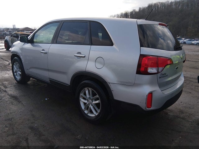 44755924 :رقم المزاد ، 5XYKTCA60FG552993 vin ، 2015 Kia Sorento Lx مزاد بيع