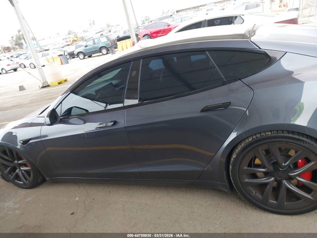2021 Tesla Model S Plaid Tri Motor All-wheel Drive მანქანა იყიდება აუქციონზე, vin: 5YJSA1E65MF431692, აუქციონის ნომერი: 44755930