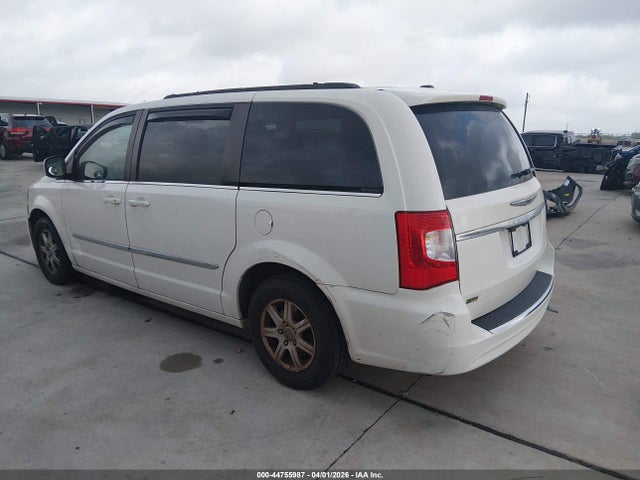 2013 CHRYSLER TOWN & COUNTRY 2C4RC1BG8DR555904 Photo 2
