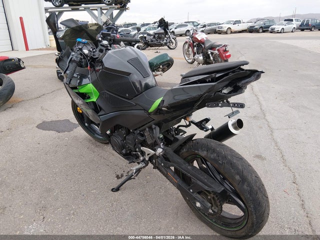 Kawasaki EX400 2023 JKAEXKH18PDAM9764 Image 3