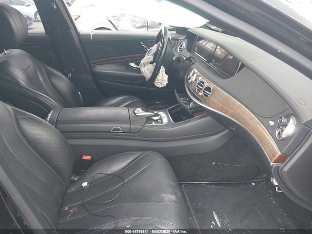 2015 Mercedes-benz S 550 4matic მანქანა იყიდება აუქციონზე, vin: WDDUG8FB3FA123756, აუქციონის ნომერი: 44756181