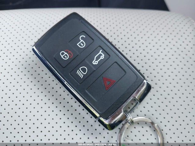 2023 JAGUAR F-PACE SADCJ2EX7PA707133 Photo 10