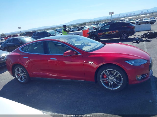5YJSA1H42FF084061 Tesla Model S 85d/p85d