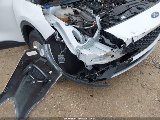 Продаж на аукціоні авто 2022 Ford Escape Se, vin: 1FMCU9G62NUB23116, номер лоту: 44756264