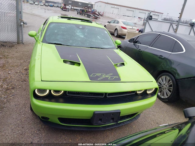 44756284 :رقم المزاد ، 2C3CDZBT7FH758052 vin ، 2015 Dodge Challenger R/t Plus مزاد بيع