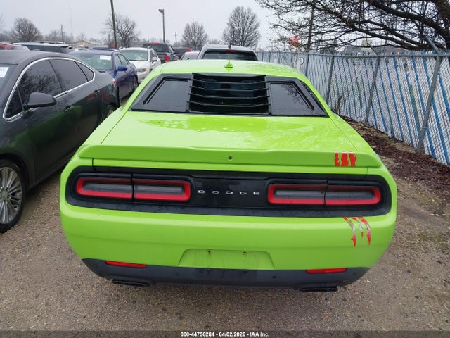 44756284 :رقم المزاد ، 2C3CDZBT7FH758052 vin ، 2015 Dodge Challenger R/t Plus مزاد بيع
