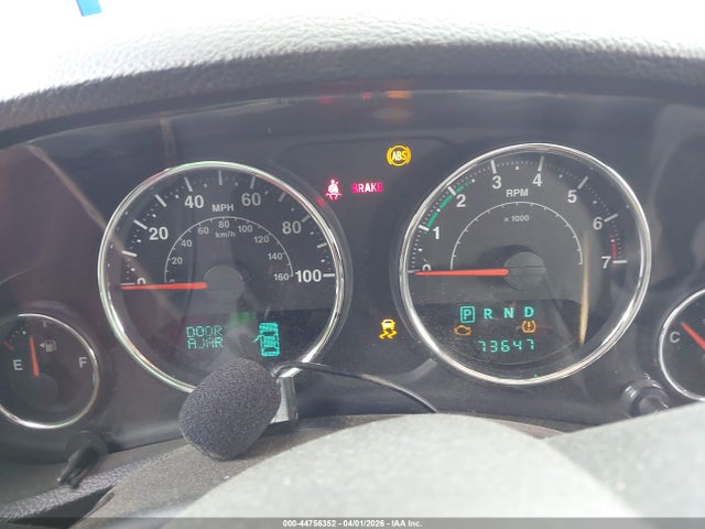 44756352 :رقم المزاد ، 1C4HJWDG0EL295245 vin ، 2014 Jeep Wrangler Unlimited Sport مزاد بيع