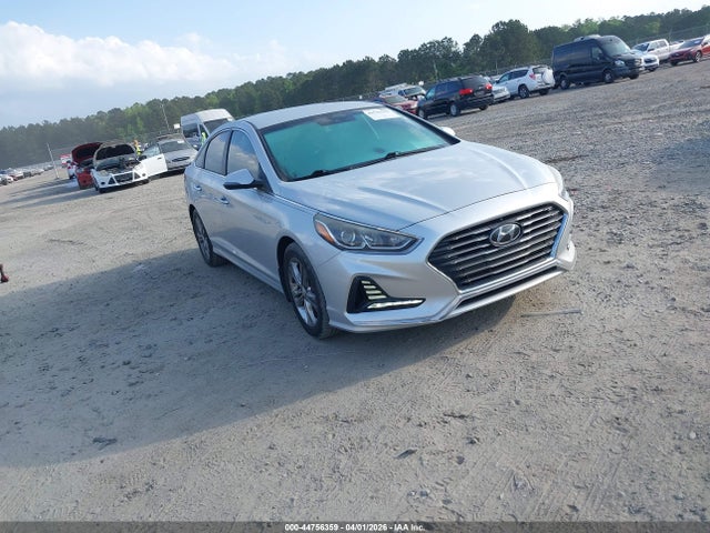 2018 5NPE34AF2JH620618 main image