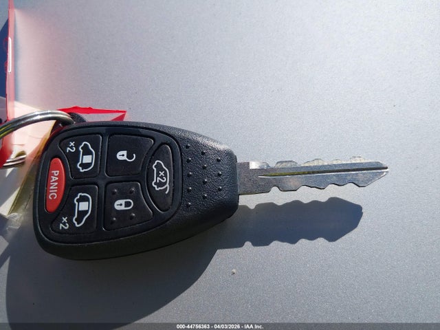 2005 CHRYSLER TOWN & COUNTRY 2C8GP54L05R103216 Photo 10