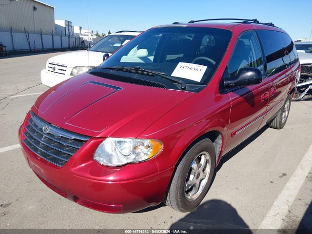 2005 CHRYSLER TOWN & COUNTRY 2C8GP54L05R103216 Photo 1