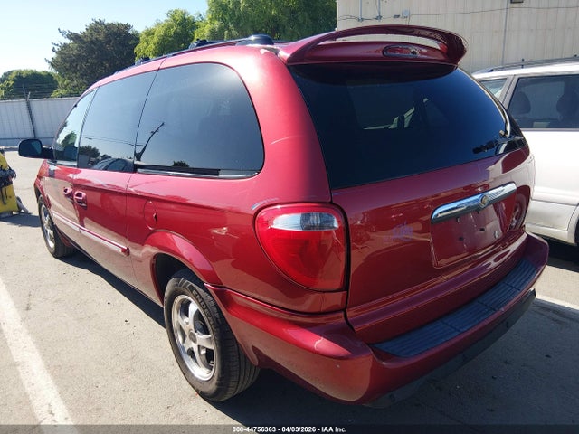 2005 CHRYSLER TOWN & COUNTRY 2C8GP54L05R103216 Photo 2