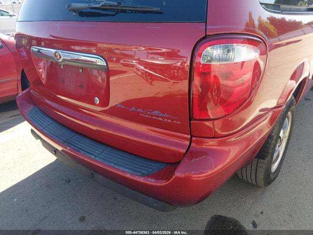 2005 CHRYSLER TOWN & COUNTRY 2C8GP54L05R103216 Photo 5