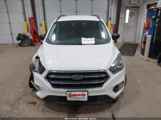 Продажа на аукционе авто 2017 Ford Escape Se, vin: 1FMCU9GD2HUE96451, номер лота: 44756434
