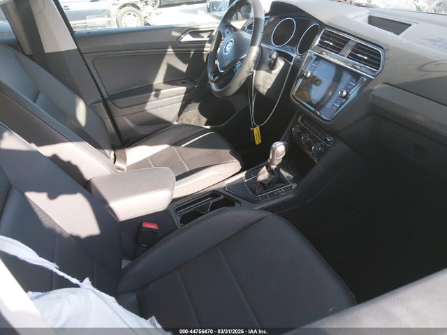 Продаж на аукціоні авто 2020 Volkswagen Tiguan 2.0t Se/2.0t Se R-line Black/2.0t Sel, vin: 3VV3B7AX3LM061549, номер лоту: 44756470