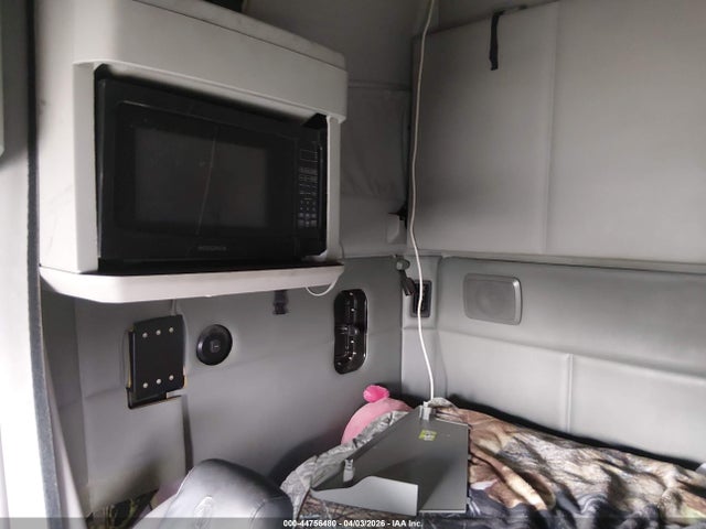 Продажа на аукционе авто 2018 Kenworth T680, vin: 1XKYD49X4JJ182459, номер лота: 44756480