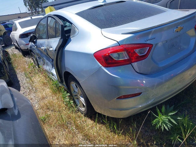 2017 CHEVROLET CRUZE 1G1BE5SM2H7188202 Photo 2