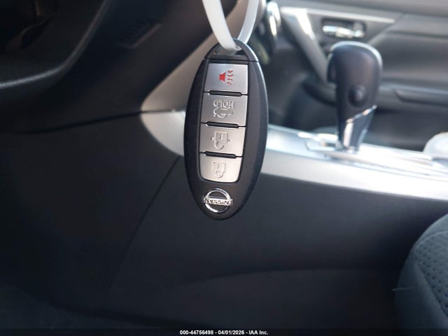 2015 Nissan Altima 2.5/2.5 S/2.5 Sl/2.5 Sv მანქანა იყიდება აუქციონზე, vin: 1N4AL3AP2FC439089, აუქციონის ნომერი: 44756498
