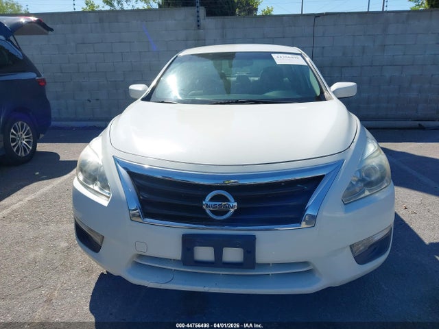 2015 Nissan Altima 2.5/2.5 S/2.5 Sl/2.5 Sv მანქანა იყიდება აუქციონზე, vin: 1N4AL3AP2FC439089, აუქციონის ნომერი: 44756498