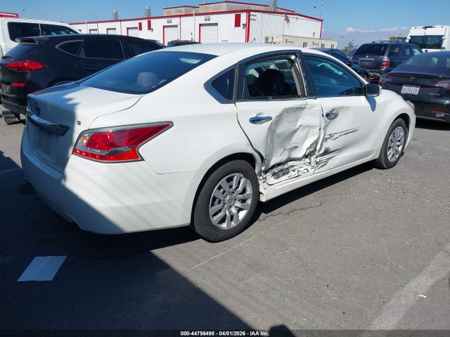 2015 Nissan Altima 2.5/2.5 S/2.5 Sl/2.5 Sv მანქანა იყიდება აუქციონზე, vin: 1N4AL3AP2FC439089, აუქციონის ნომერი: 44756498