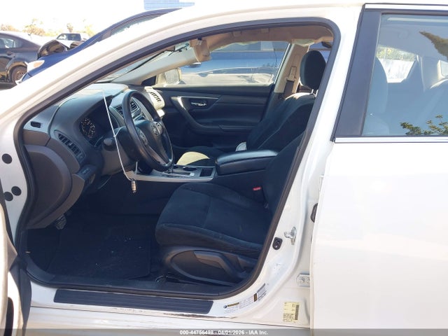 2015 Nissan Altima 2.5/2.5 S/2.5 Sl/2.5 Sv მანქანა იყიდება აუქციონზე, vin: 1N4AL3AP2FC439089, აუქციონის ნომერი: 44756498
