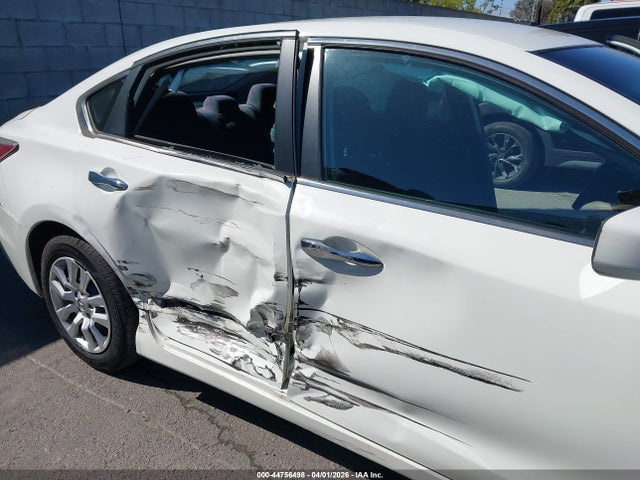 2015 Nissan Altima 2.5/2.5 S/2.5 Sl/2.5 Sv მანქანა იყიდება აუქციონზე, vin: 1N4AL3AP2FC439089, აუქციონის ნომერი: 44756498