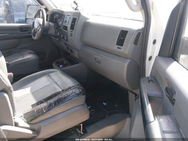 1N6BF0KX1FN803782 Nissan Nv Cargo Nv2500 Hd S V6