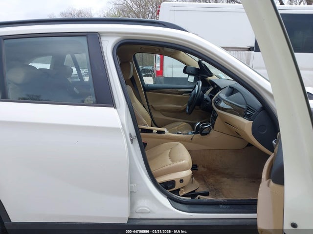 2014 Bmw X1 Xdrive28i მანქანა იყიდება აუქციონზე, vin: WBAVL1C55EVY14632, აუქციონის ნომერი: 44756556