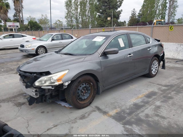 Nissan Altima 2.5 S 2015 1N4AL3AP0FC215156 Image 2