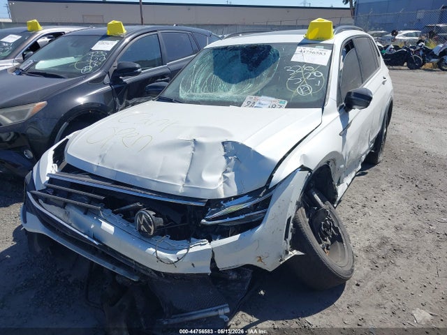 Продажа на аукционе авто 2022 Volkswagen Tiguan 2.0t Se R-line Black, vin: 3VVCB7AX7NM064456, номер лота: 44756583