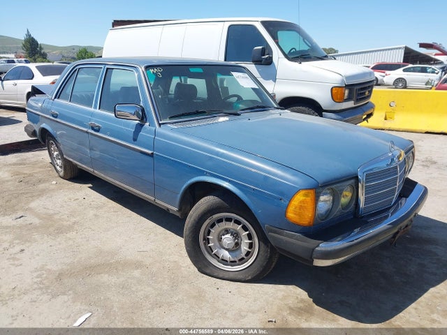 1982 MERCEDES-BENZ 300 WDBAB33A1CB013125