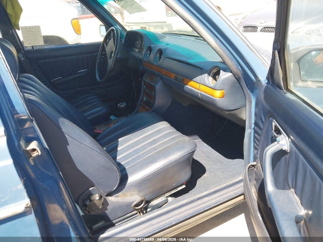 1982 MERCEDES-BENZ 300 WDBAB33A1CB013125 Photo 4