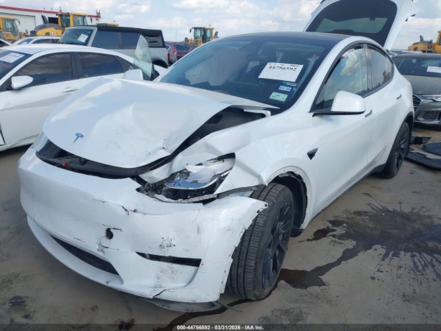 Продажа на аукционе авто 2023 Tesla Model Y Awd/long Range Dual Motor All-wheel Drive, vin: 7SAYGDEE4PA060787, номер лота: 44756592