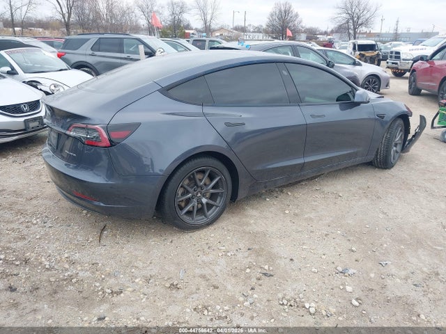 44756642 :رقم المزاد ، 5YJ3E1EB4NF338105 vin ، 2022 Tesla Model 3 Long Range Dual Motor All-wheel Drive مزاد بيع