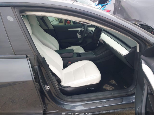 44756642 :رقم المزاد ، 5YJ3E1EB4NF338105 vin ، 2022 Tesla Model 3 Long Range Dual Motor All-wheel Drive مزاد بيع