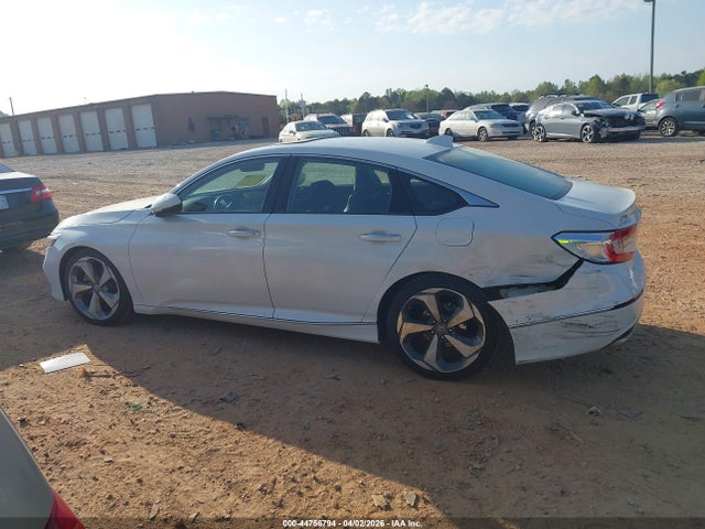 1HGCV2F95JA003859 Honda Accord Touring 2.0t